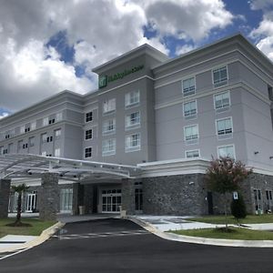 Holiday Inn & Suites - Fayetteville W-Fort Bragg Area, An Ihg Hotel